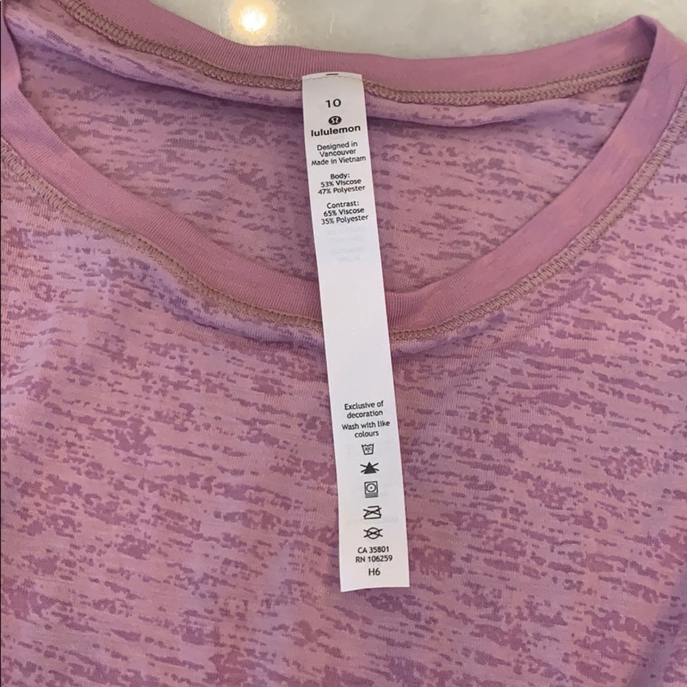 Lululemon In Sequence Top and Uplifting Scrunchie - Picture 4 of 4